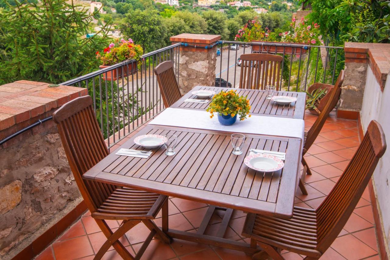 Torre Caetana Bed & Breakfast Minturno Ngoại thất bức ảnh